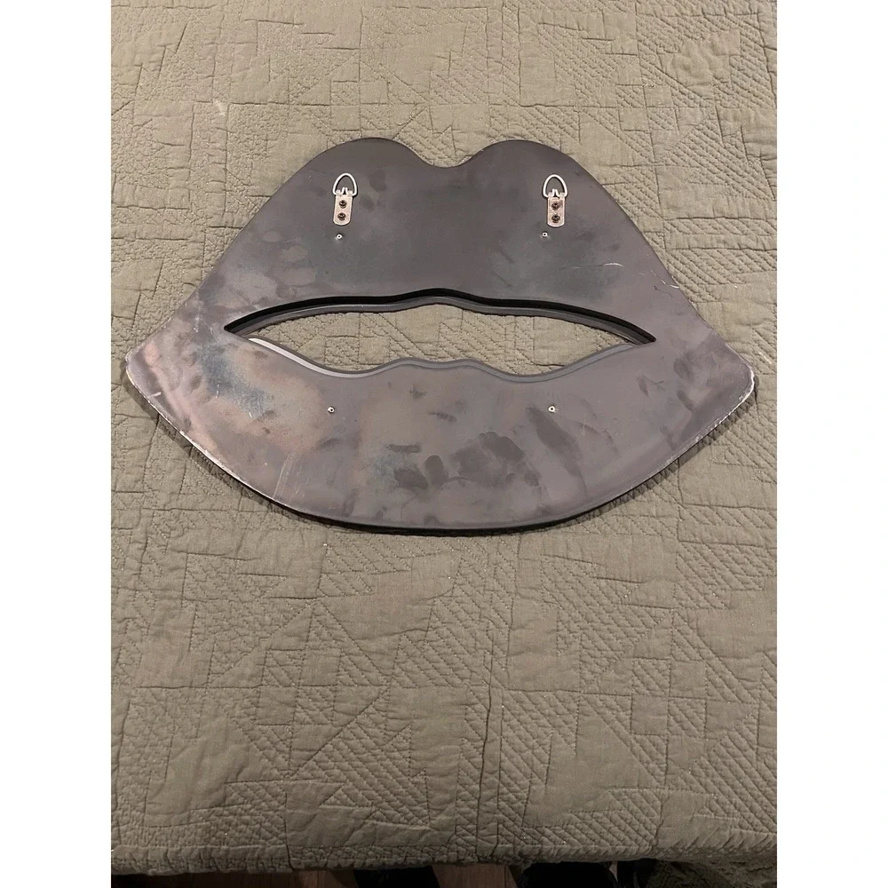 Mirror Lips Decor Very Sexy Measurements In Photos - Picture 5 of 7